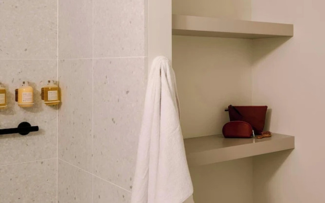 Sonder by Marriott Bonvoy The Craftsman Apartments Downtown LA