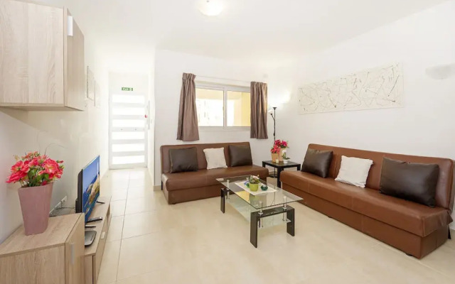 Summer Breeze Maisonette with Terrace by Getaways Malta