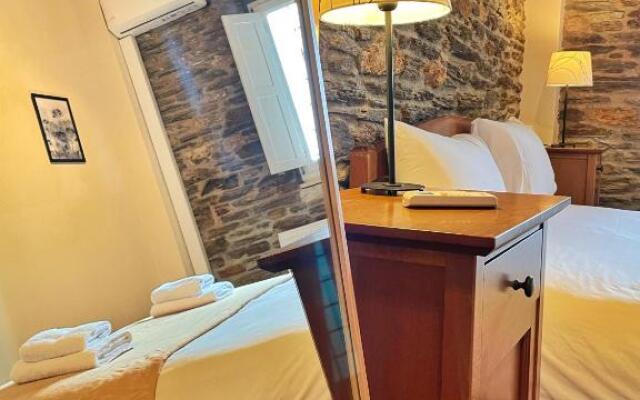 Spacious & Cozy Flat 5 mins to Batsi Bay