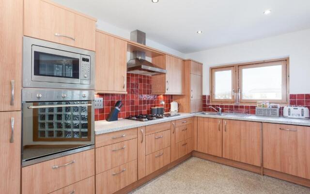 Executive Riverside 3 Bed Apartment