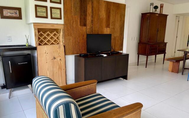 Casa de Cond. em Camburyzinho com Lazer Completo