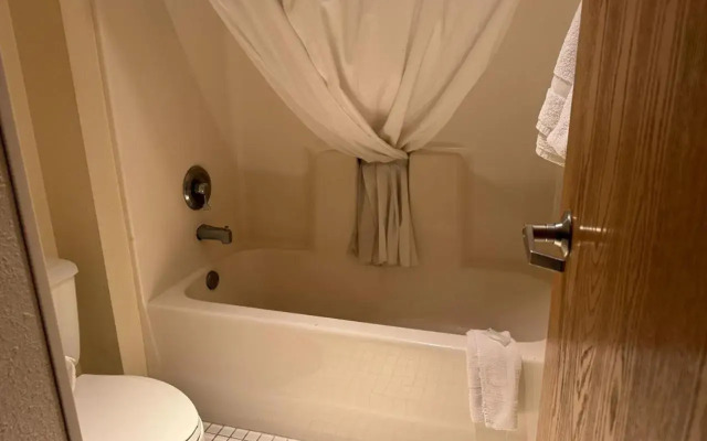 Baymont by Wyndham Springfield