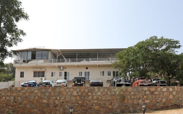 OYO 10206 Home Modern Stay near Fateh Sagar