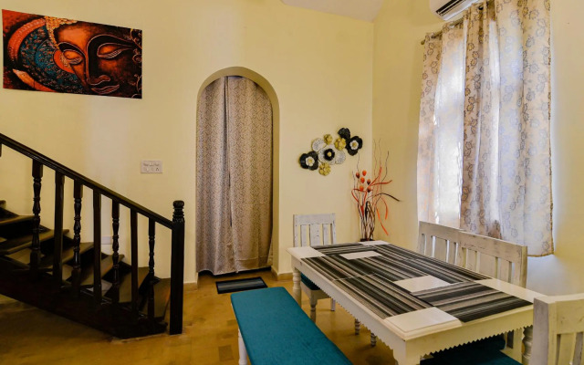 GR Stays WHITE HOUSE 4bhk Private Pool Villa in Calangute