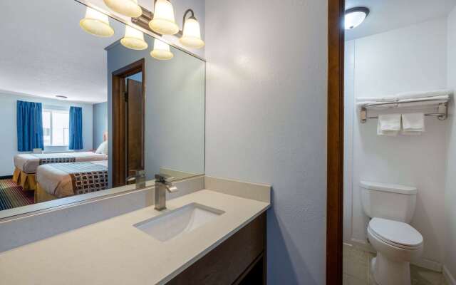 Travelodge by Wyndham Spirit Lake/Okoboji