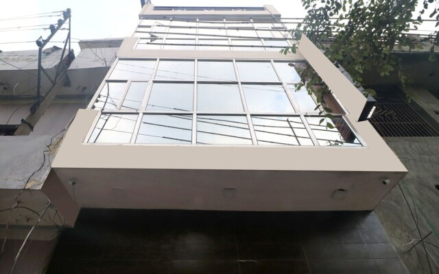 OYO 16693 Hotel Omni