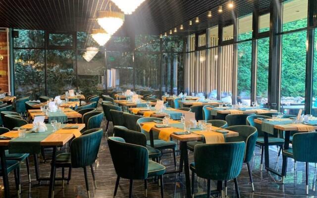 Green Garden Hotel