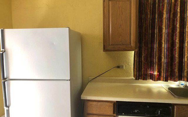Economy Inn