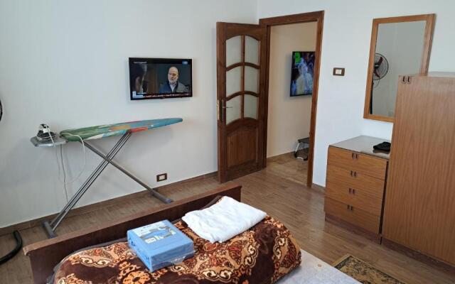 Three bedrooms apartment Nile view maadi