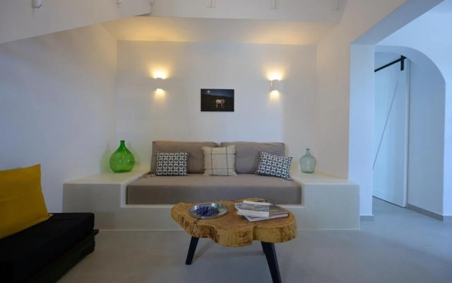 Oia Kissiri - private pool Villas