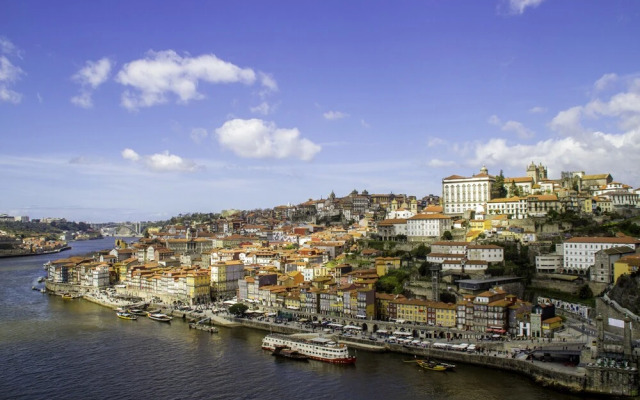 Guest  H4U Bonjardim Garden