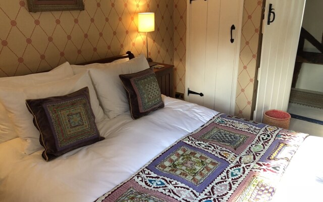 Crown House Bed & Breakfast