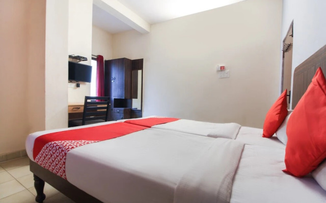 OYO 70733 Hotel Regal