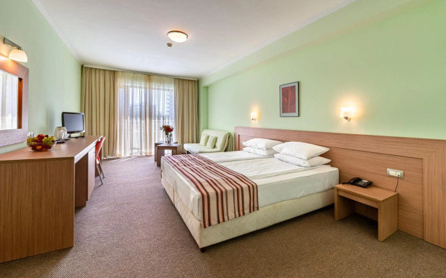 Jeravi Hotel