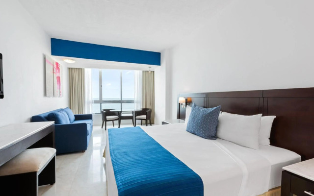 Park Royal Beach Mazatlán