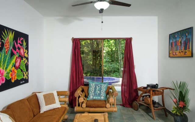 4BR Villa Motmot in w Exclusive Pool Wifi AC