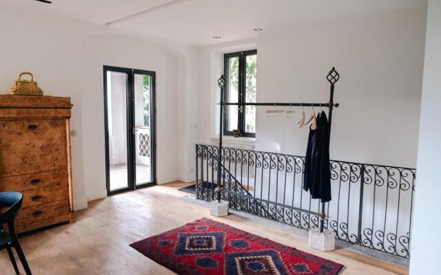 Luxury Apartment with a balcony lake Lago Maggiore