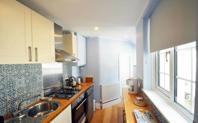 STABLE HOUSE - Near Windsor Castle