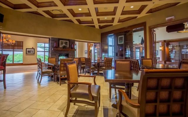 Birdie's Paradise 2 Bedroom Villa by RedAwning