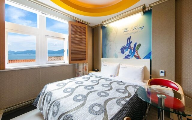 Yeosu King Pension Tel