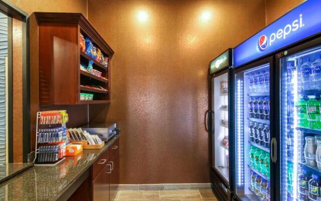 Cobblestone Inn & Suites - Fairfield Bay