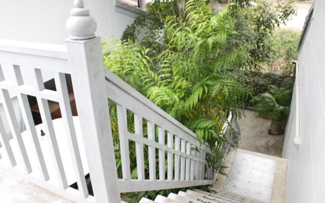 Moeimanee Resort