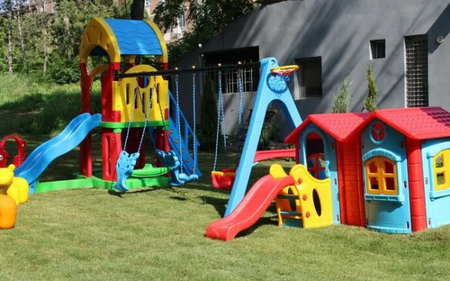 Spring Holiday Resort