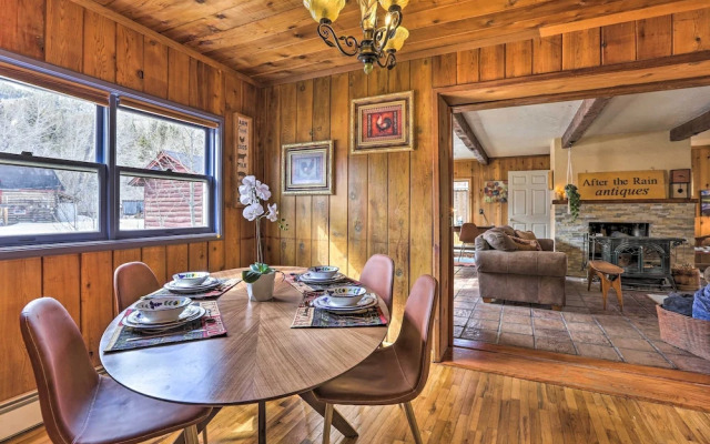 Lake Cabin w/ King Bed, Foodie Kitchen, & Views