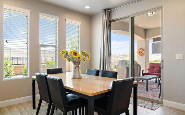 Sunshine Serendipity 4 Bedroom Apts by RedAwning