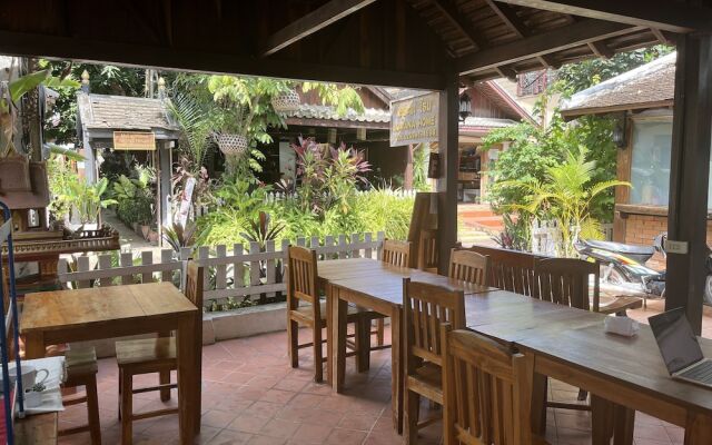 Xayana Home