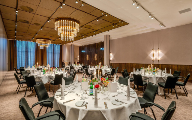 Radisson Blu Senator Hotel