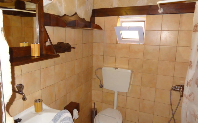 Stella's Traditional Inn