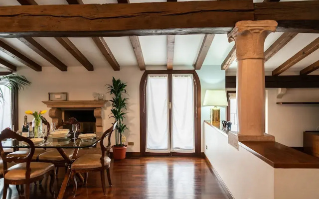 Prestigious Residence Brà with a turret overlooking Verona