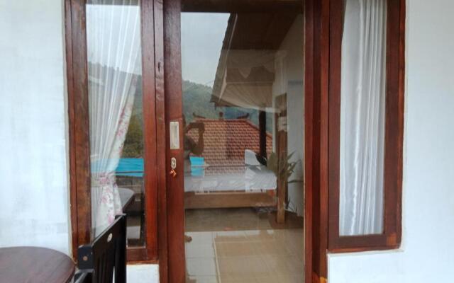 Adila Warung and Homestay