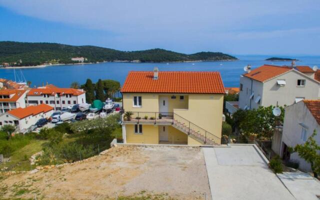 Apartment Sandra (2+2) with a breathtaking view 2