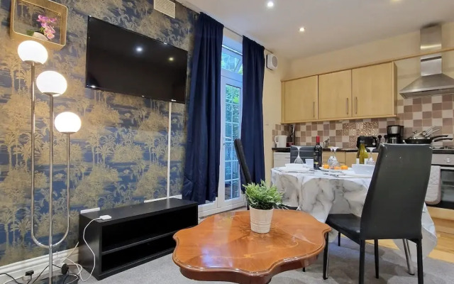 Kenilworth Modern Apartment With 2 Bedrooms