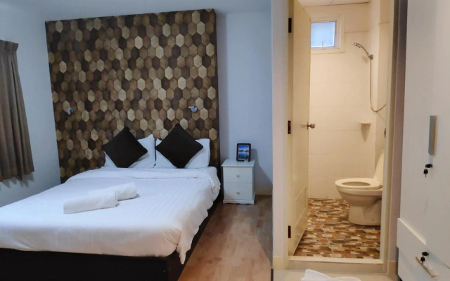 Tim Place - BTS Phra Khanong