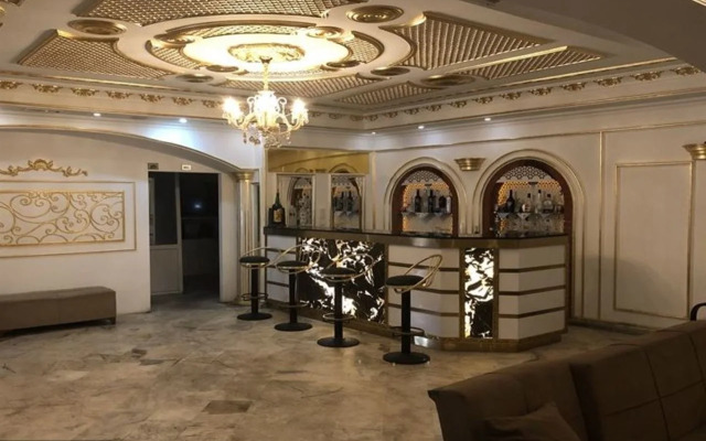 Grand Milan Hotel