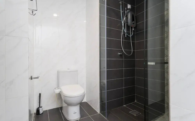OYO Home 44050 Essential Studio Empire Marriot