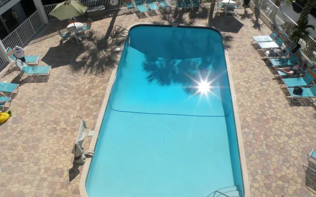 Pelican Pointe Clearwater Beach Hotel