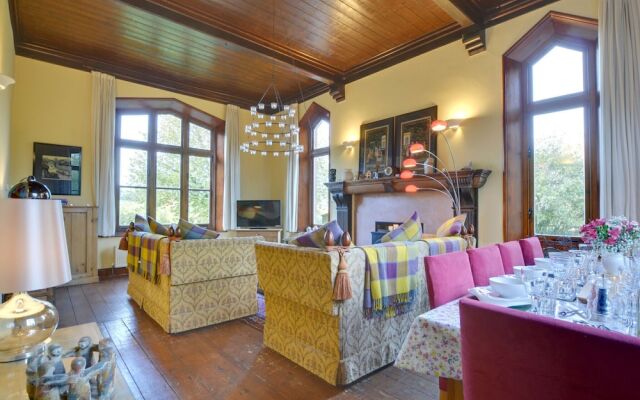 Unique Mansion in Battle with Garden near City Center
