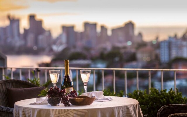 Deco Penthouse With Sydney Harbour Views