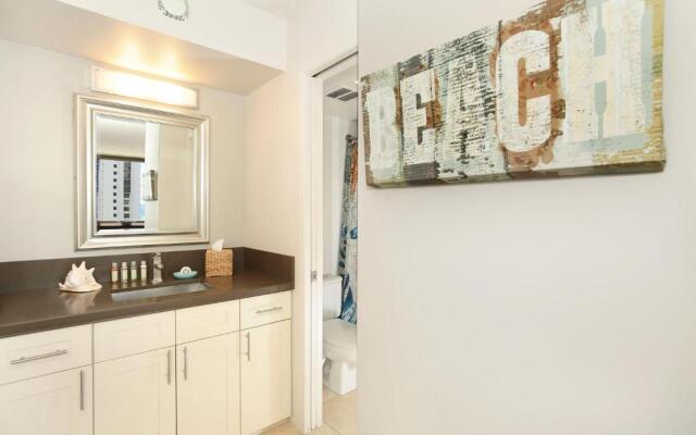 Waikiki Banyan #2608-T2