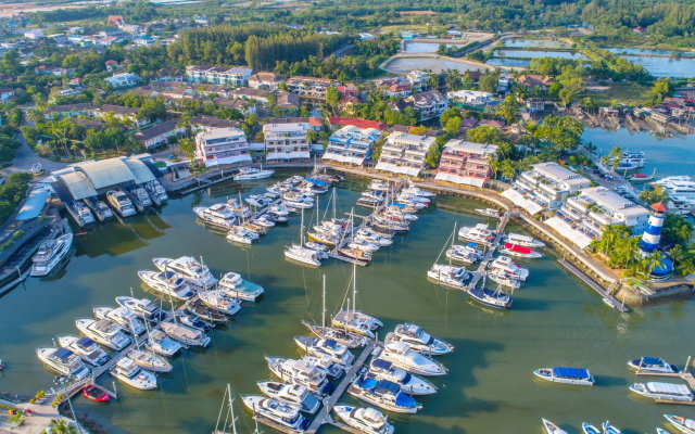 NH Boat Lagoon Phuket Resort