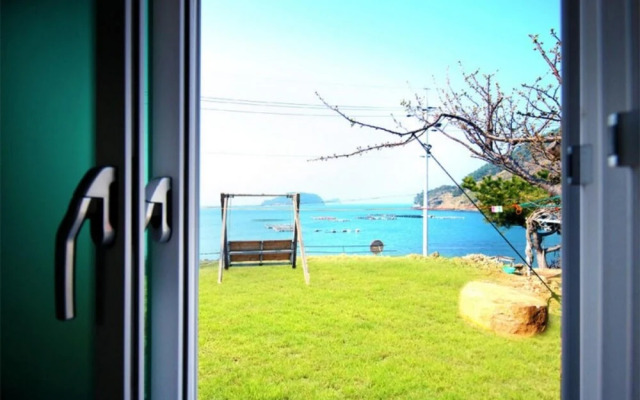 Yeosu Ando Namjjokbada Pension