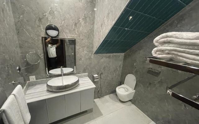 Swan Suites