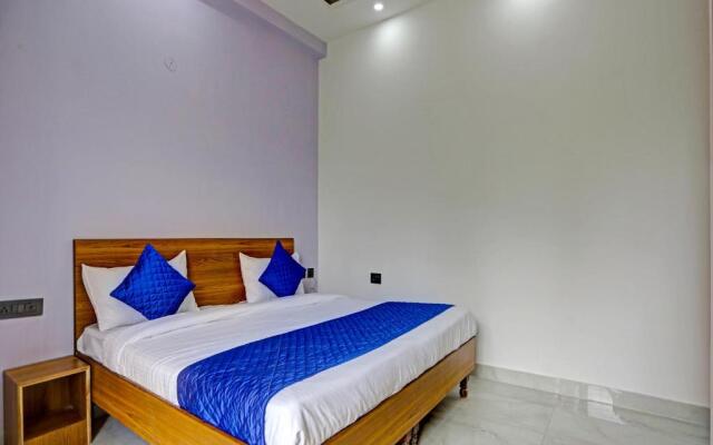 Hotel Golden Admire- Noida Sector 56
