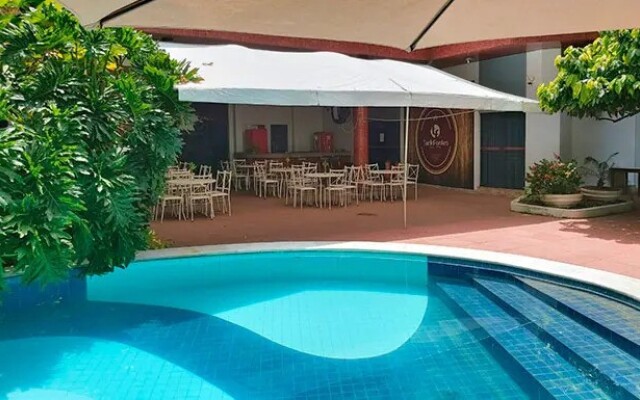 Tarik Fontes Plaza Hotel