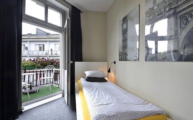 COLOR hostel