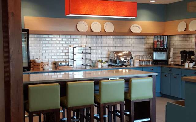 Country Inn & Suites by Radisson, Springfield, OH